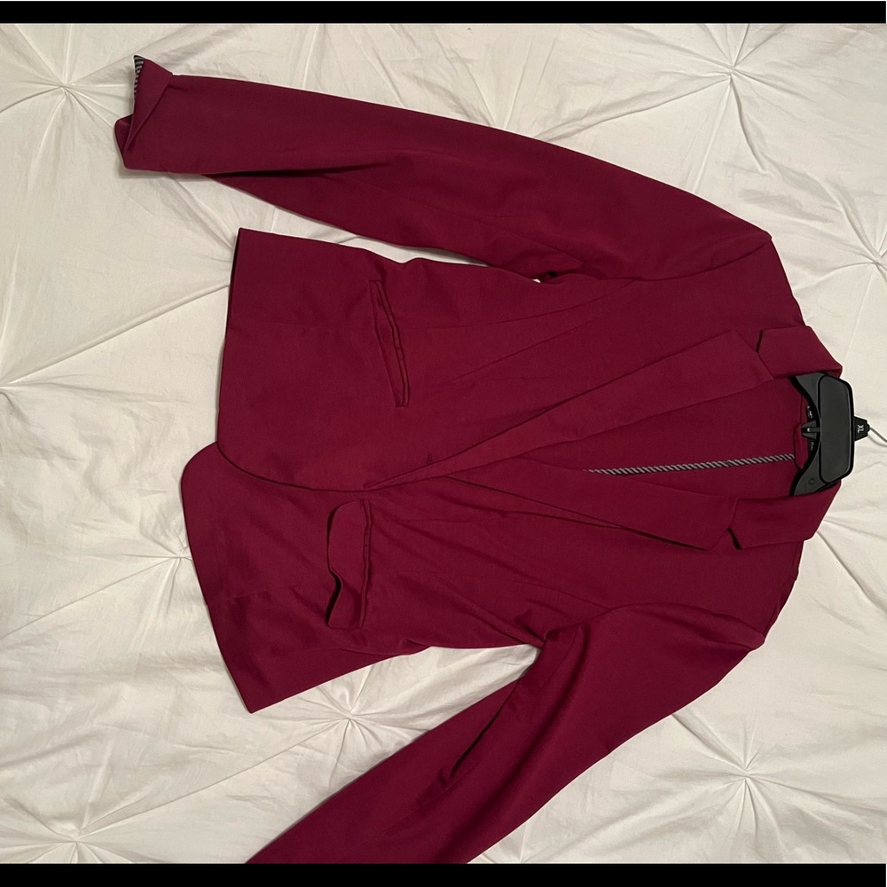 MAGENTA BLAZER